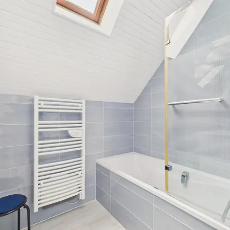 250m De La Plage, Maison Pour 4 Adultes 3 Enfants *