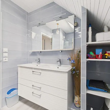 250m De La Plage, Maison Pour 4 Adultes 3 Enfants *