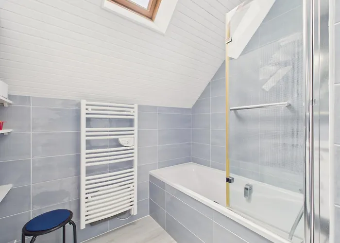 250m De La Plage, Maison Pour 4 Adultes 3 Enfants *